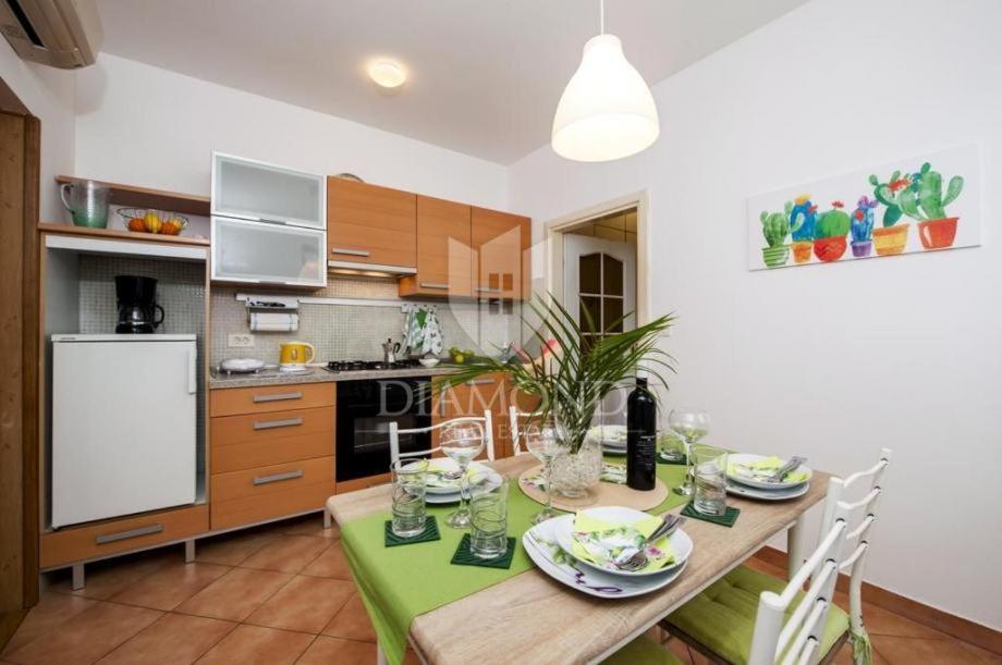 Ferienwohnung Santa Eufemia Rovinj 10Min Walk To City & Free Garage Parking Exterior foto