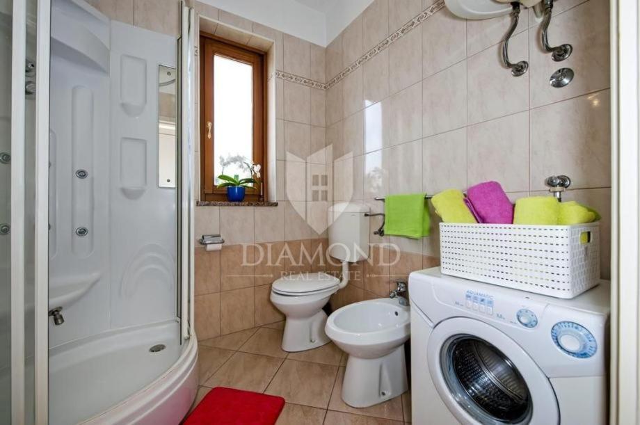 Ferienwohnung Santa Eufemia Rovinj 10Min Walk To City & Free Garage Parking Exterior foto