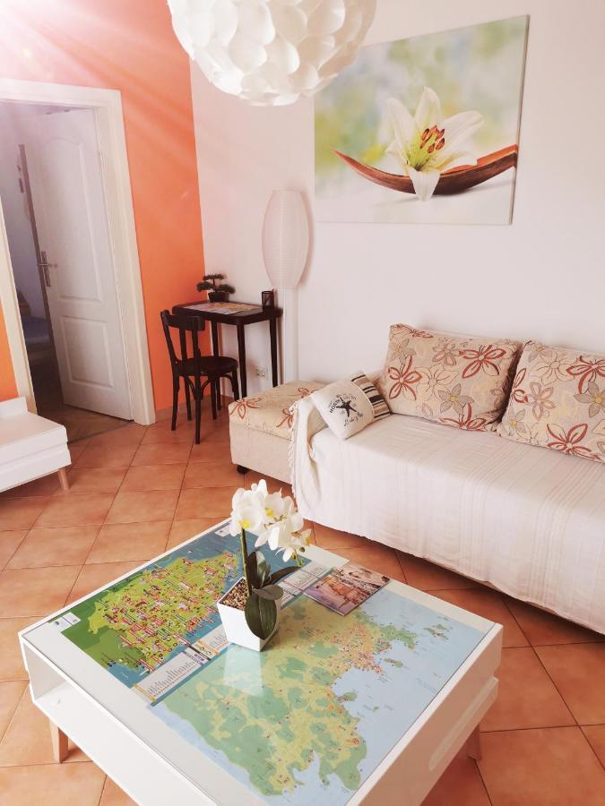 Ferienwohnung Santa Eufemia Rovinj 10Min Walk To City & Free Garage Parking Exterior foto